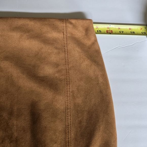 Tinseltown Tan Suede Mini Skirt.Size S - Picture 3 of 11